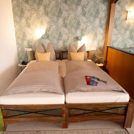 Haus Rose Bed & Breakfast Allensbach Bagian luar foto