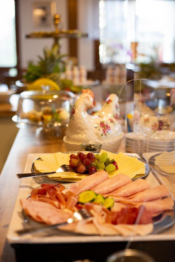 Haus Rose Bed & Breakfast Allensbach Bagian luar foto