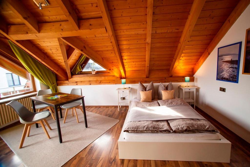 Haus Rose Bed & Breakfast Allensbach Bagian luar foto