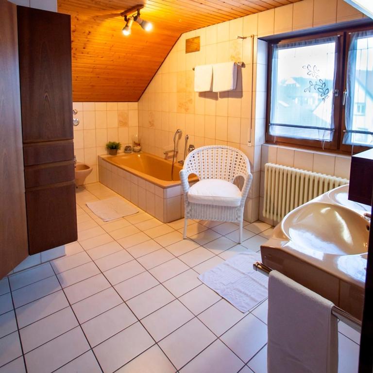 Haus Rose Bed & Breakfast Allensbach Bagian luar foto