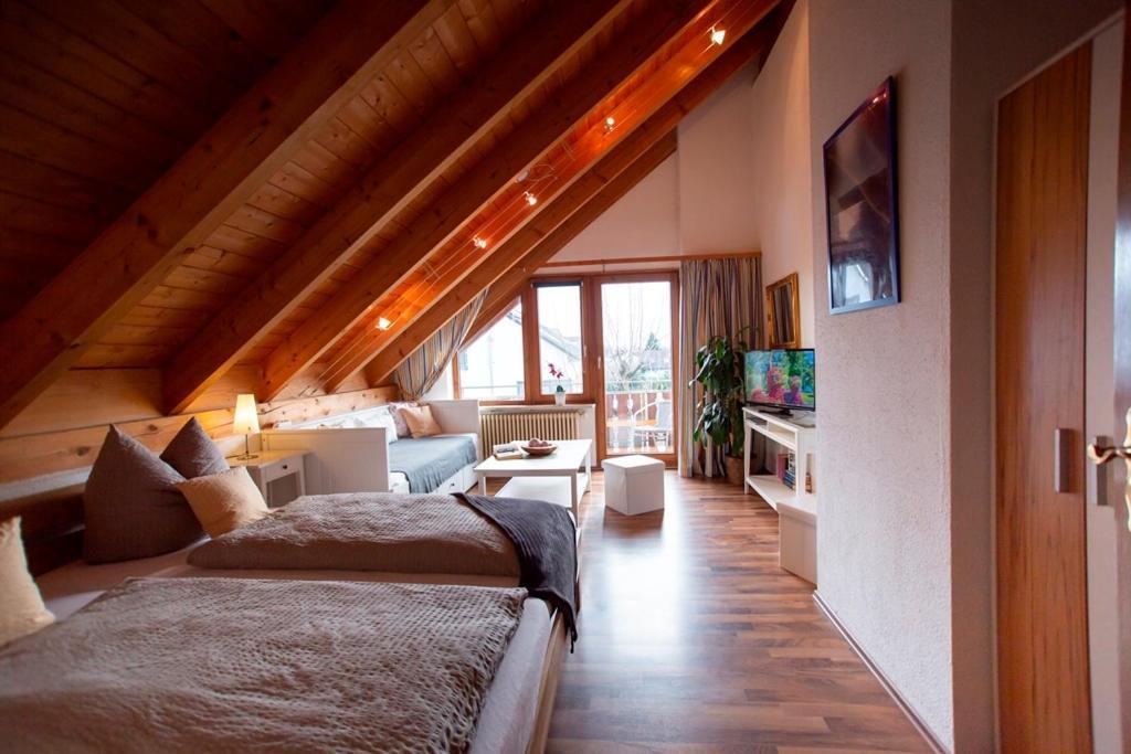 Haus Rose Bed & Breakfast Allensbach Bagian luar foto