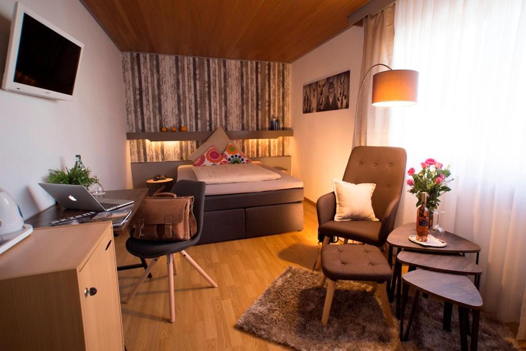 Haus Rose Bed & Breakfast Allensbach Bagian luar foto