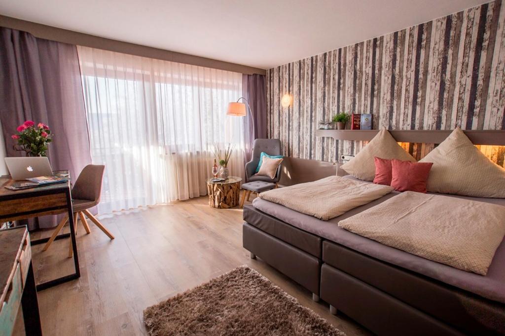 Haus Rose Bed & Breakfast Allensbach Bagian luar foto