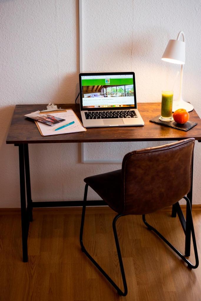 Haus Rose Bed & Breakfast Allensbach Bagian luar foto