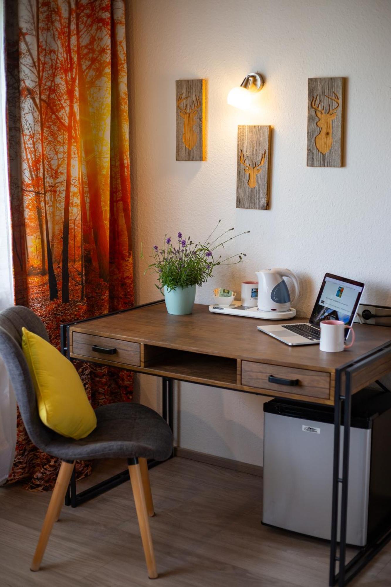 Haus Rose Bed & Breakfast Allensbach Bagian luar foto