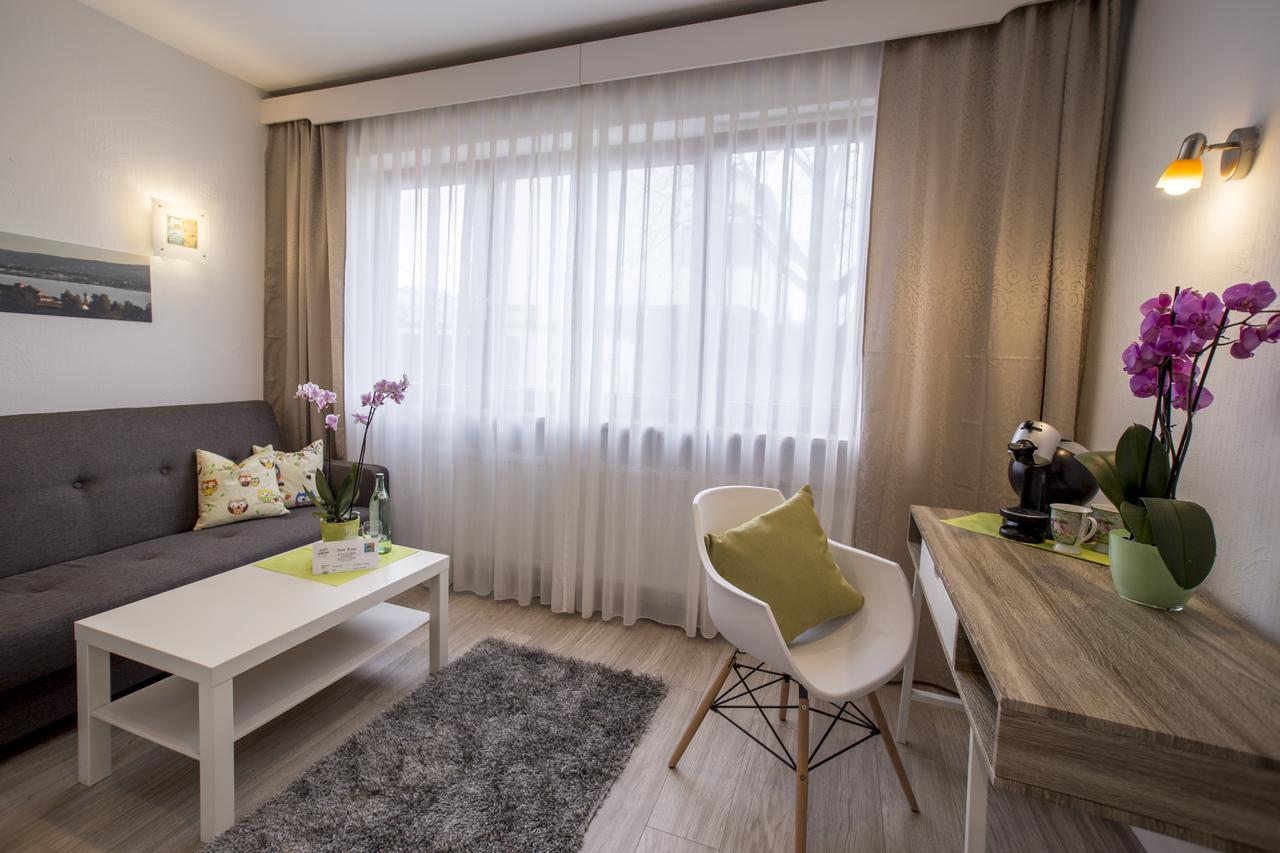 Haus Rose Bed & Breakfast Allensbach Bagian luar foto
