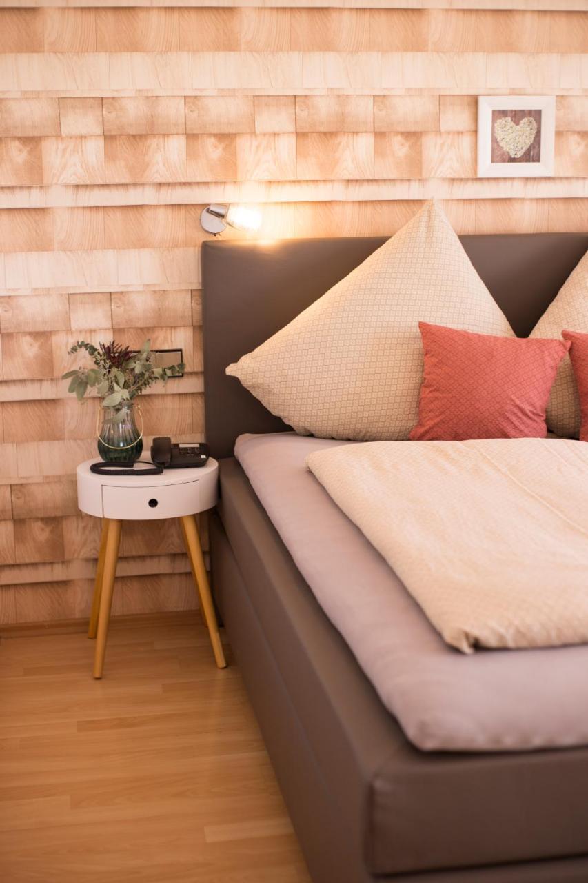 Haus Rose Bed & Breakfast Allensbach Bagian luar foto